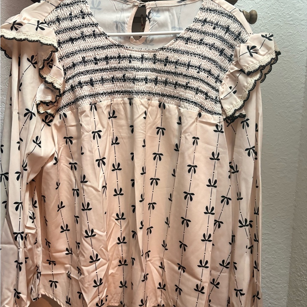 Elegant Black and Cream Women's Blouse